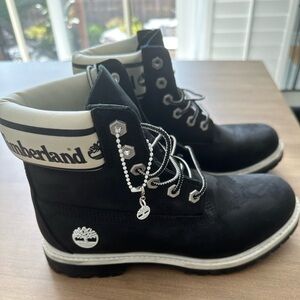 Woman’s Timberland Black Boots